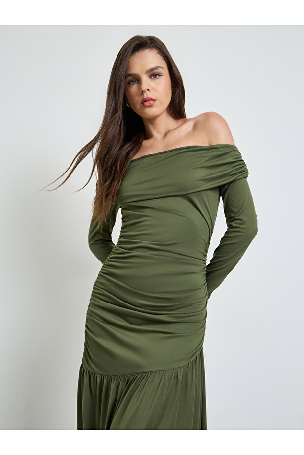 Green Off Shoulder Neck Ruched Maxi Dress