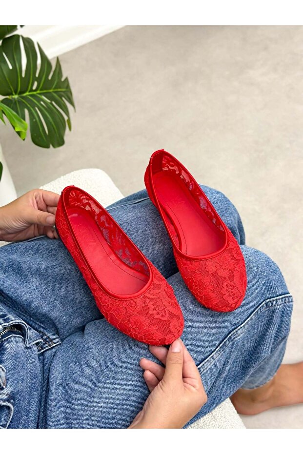 Red Lace (India) Women's Ballerinas