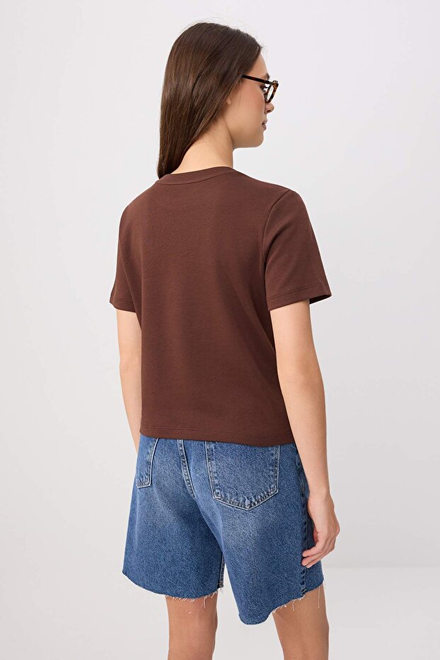 Taş-Kahverengi Kalın Pamuklu Tok Kumaşlı Regular Kesim Örme T-Shirt Örme T-Shirt TWOSS26TS00302 - 7