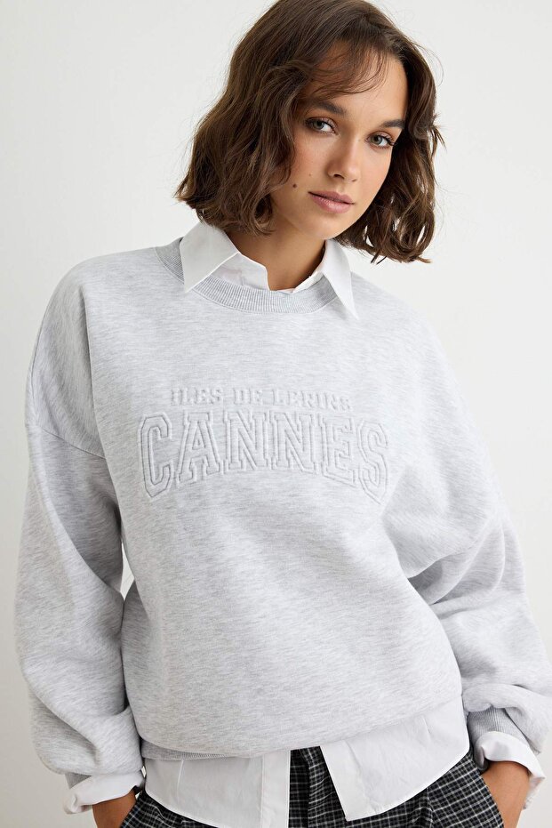 Kar Melanj Kalın Oversize/Geniş Kalıp Slogan Kabartma Nakışlı Örme Sweatshirt TWOAW27SW00028