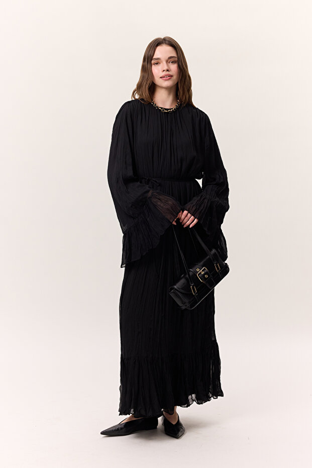 Rochie lungă neagră, plisată, cu drapajuri. - 4