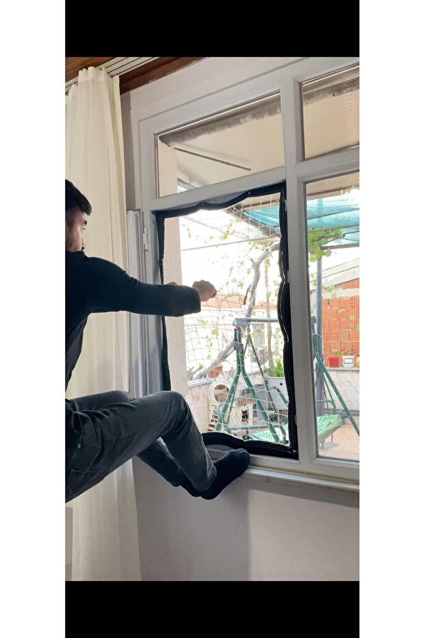 Zipper Window Cat Safety Net - 2