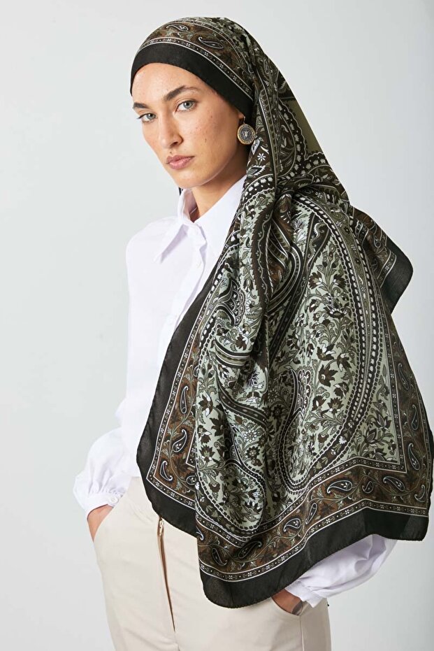 نمط العرقية شال أسود