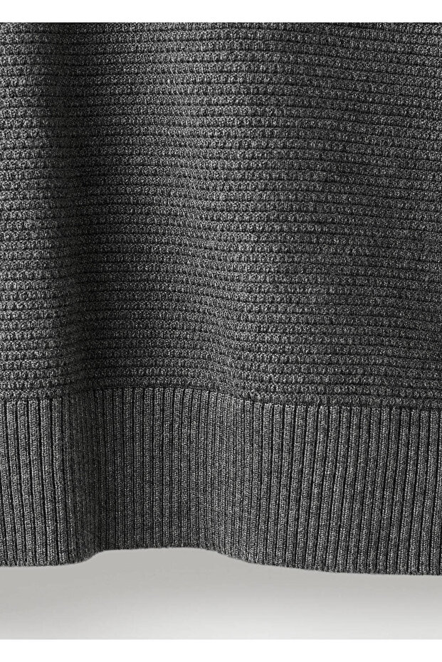 Geformter Pullover mit Perkins-Kragen - 5