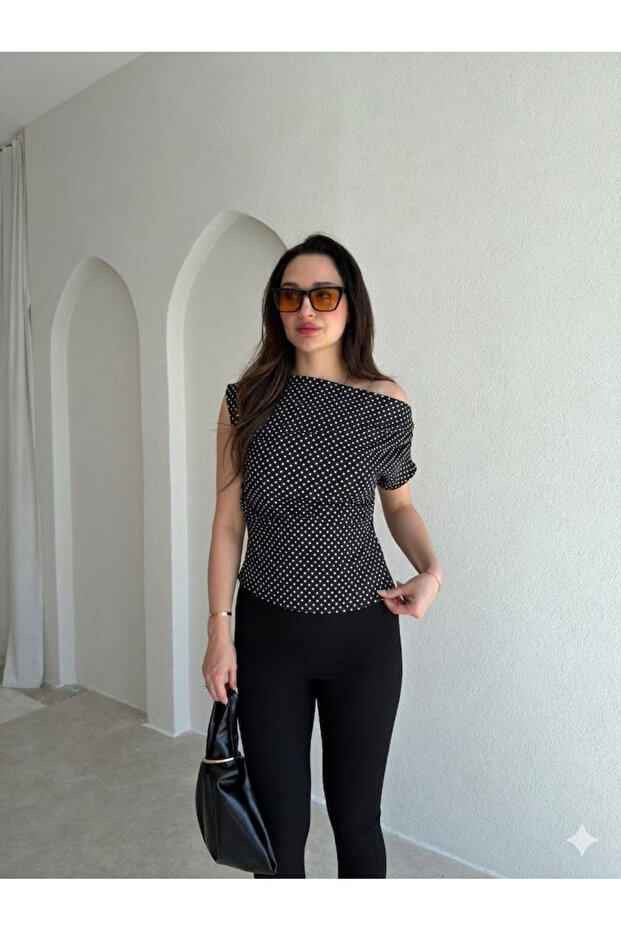 Women's Black - White Side Zipper Boat Neck Polka Dot Blouse