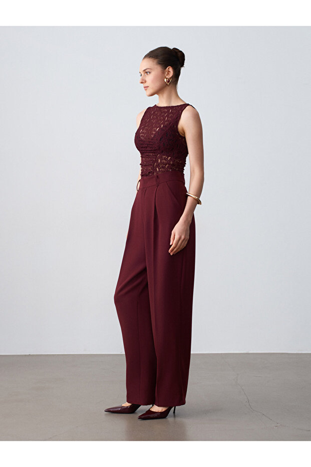 21202 Lace Detailed Sleeveless Top
