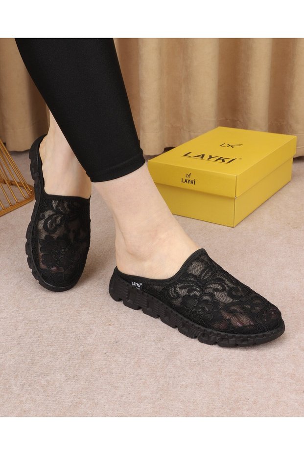 Laressa Black Colored Special Patterned Orthopedic Sole Luxury Slippers