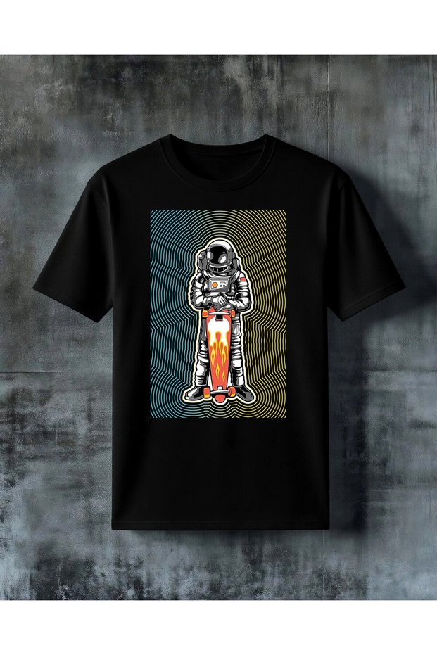 تي شيرت كبير الحجم مطبوع عليه astronaut skateboard 10