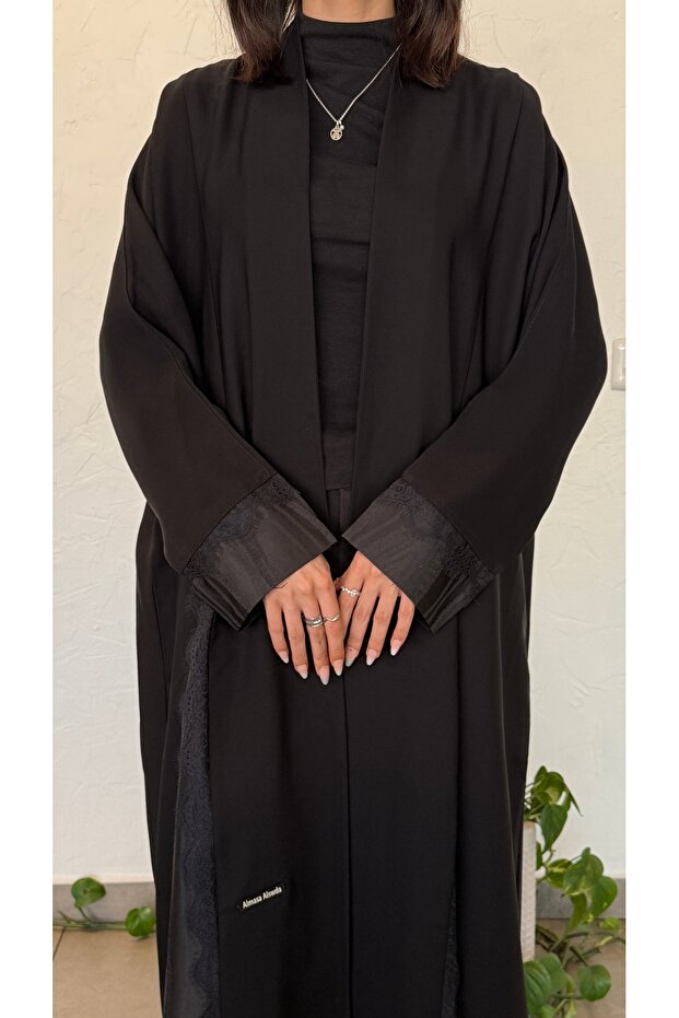 عباية كلوش دانتيل جنب لف مناسب لكل الفصول
