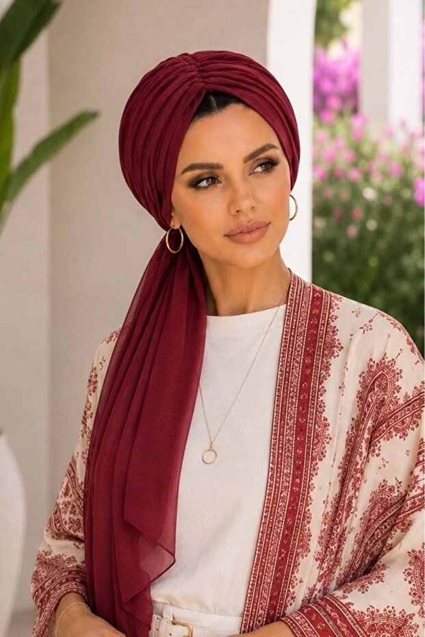 وشاح شيفون مطرز باللون العنابي مع قبعة