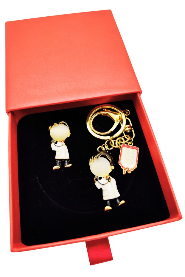 Special Enamel Workmanship Brooch and Keychain Premium Gift Set for Doctors and Healthcare Professionals