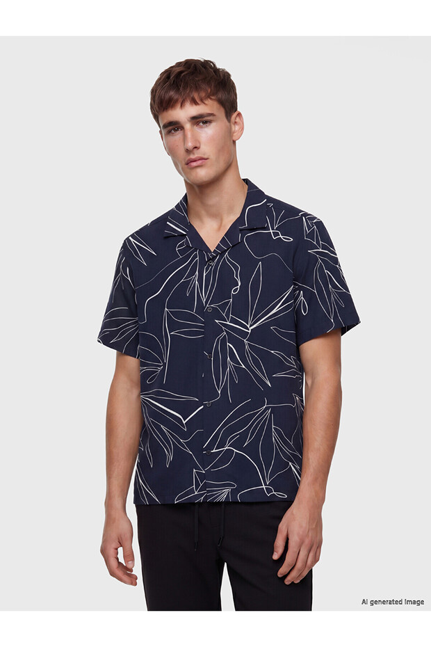 قميص رجالي من NEVAVM بتصميم Regular Fit Resort Yaka Patterned