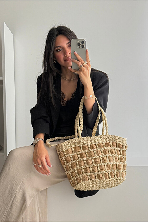 Women's woven bag beige woven