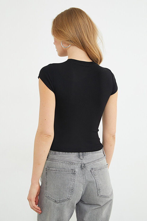 Basic Crew Neck T-Shirt - 8