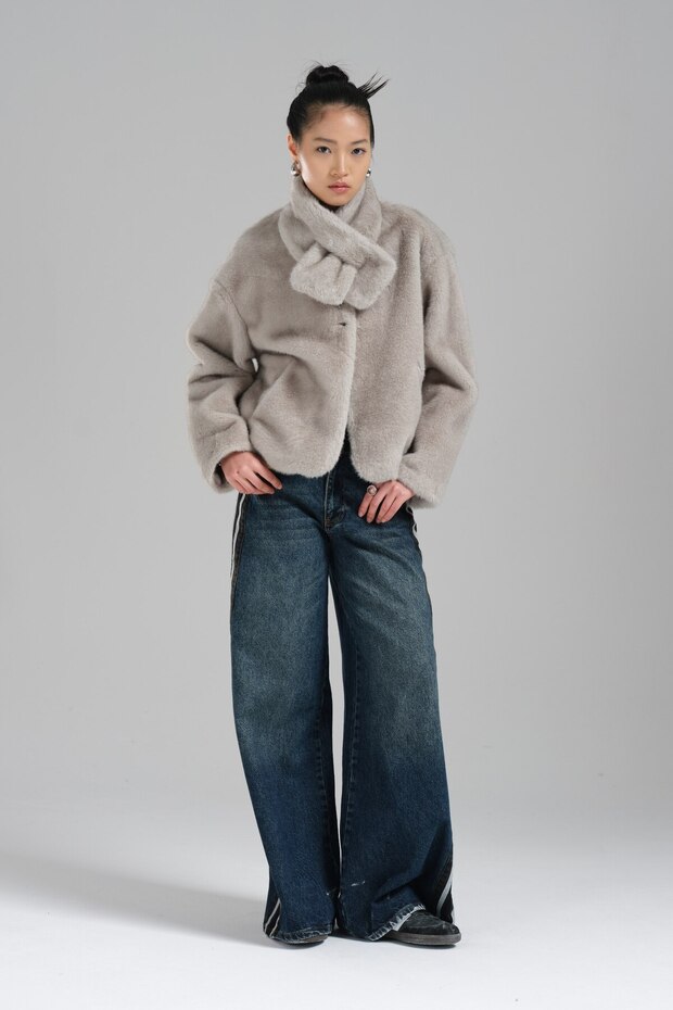 Women's Fur Two-Piece Detachable Shawl Detailed Design Coat