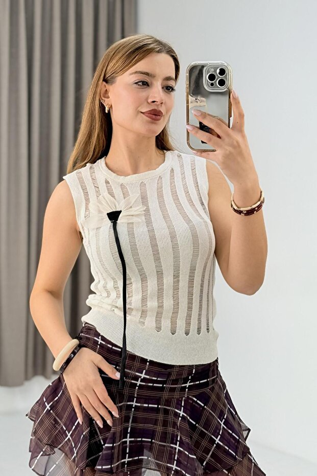 Women's Summer Knitwear Blouse with Openwork Accessories Cream