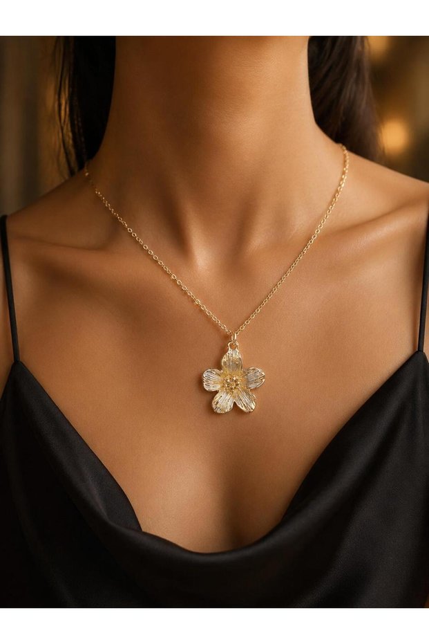 Elegant Detailed Floral Necklace, Minimalist Floral Necklace