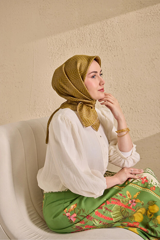 وشاح من الحرير المزخرف بنقشة التويل 11520