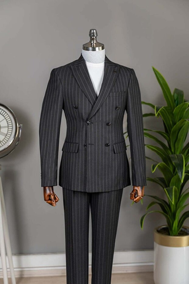 Limited Edition Double-Breasted Suit Black