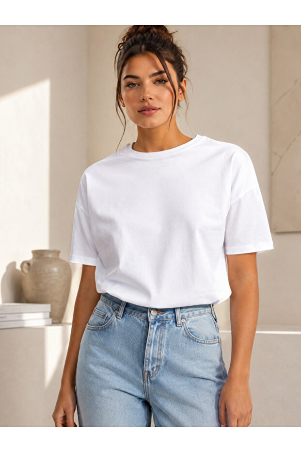 Women's White Basic T-Shirt - Basic Comfortable Cut Crew Neck Cotton T-Shirt