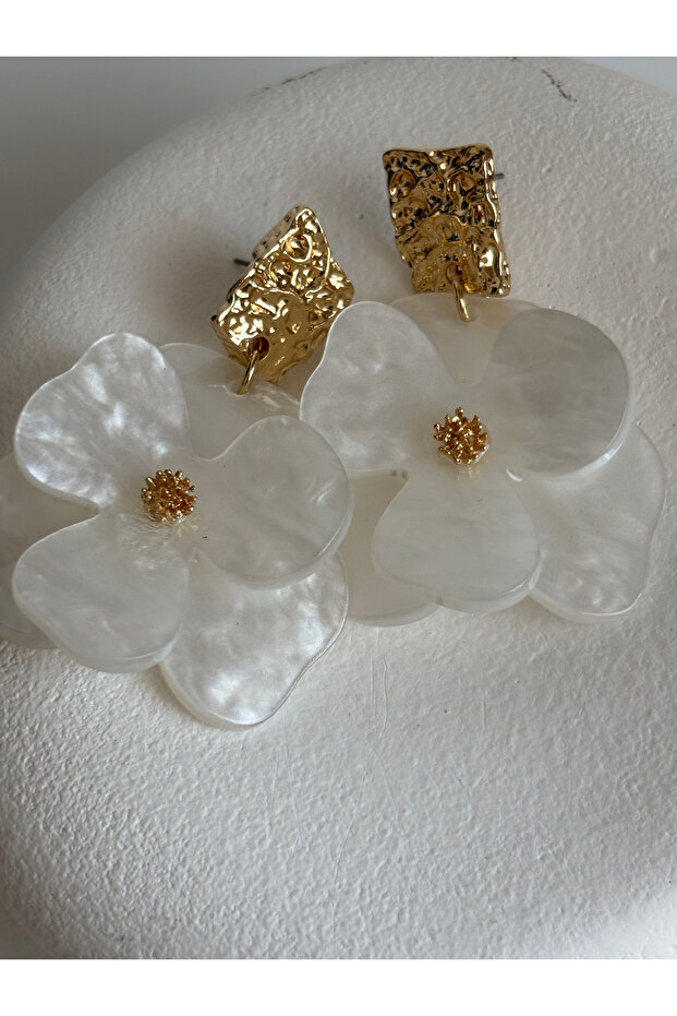 Gold Color White Flower Earrings (6 cm)