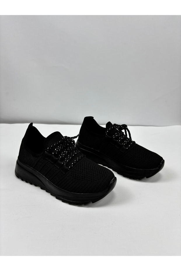 Spotted Women's Black Comfortable Lightweight Soft Sole Casual Sports Shoes