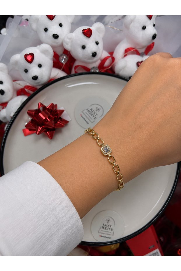 Women's Gold Color Square Zircon Stone Detailed Stainless Steel Chain Bracelet