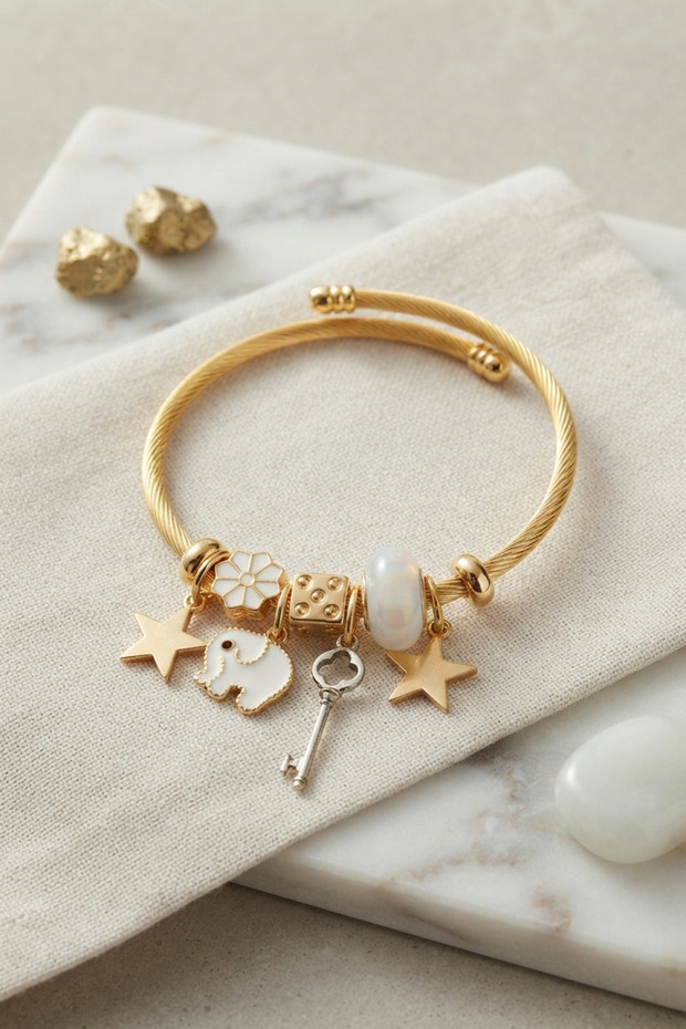 Key and Elephant Model White Charm Bracelet -