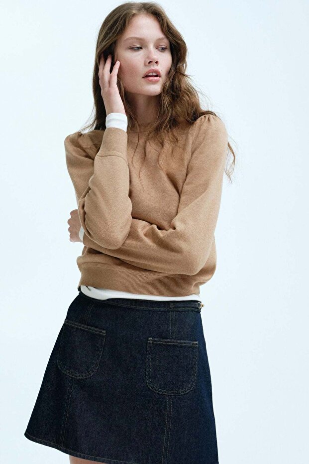 Puff-sleeved jumper
