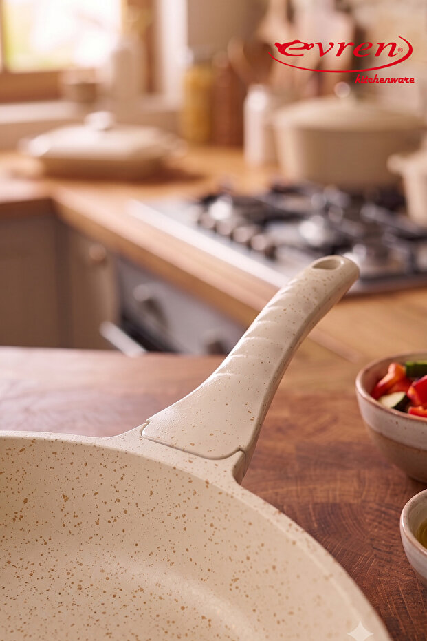 28 cm Cream Wavy Casting Pan - 4