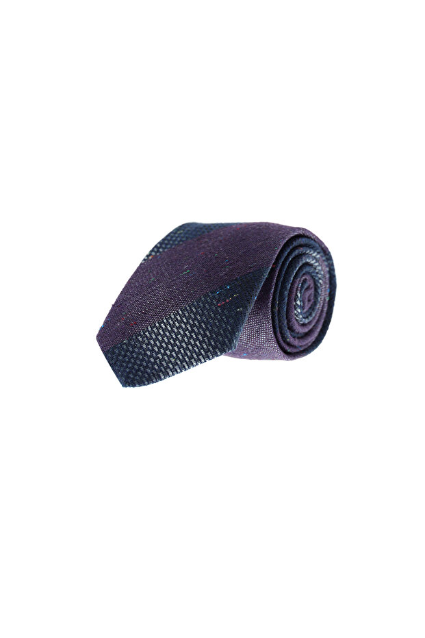 Patterned tie