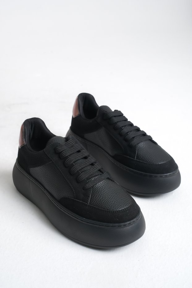 Black Women's Sports Shoes Thick Sole Sneaker Non-Slip Sole Sting