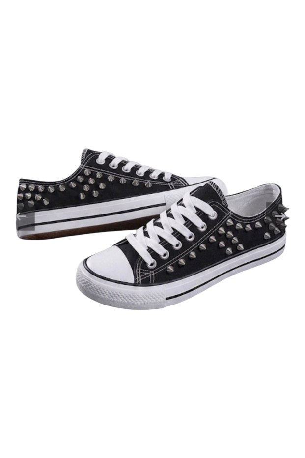 Sports shoes