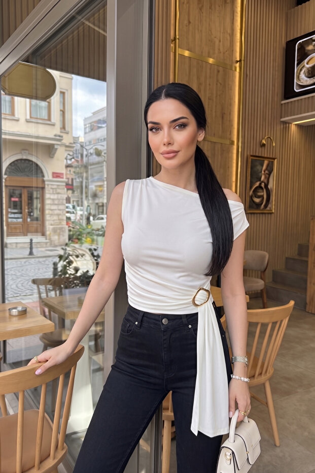 بلوزة أومزو مفتوحة الأزرار بلون ساندي