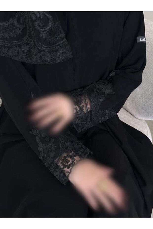 عباية سراج, عباية مزخرفة فاخرة