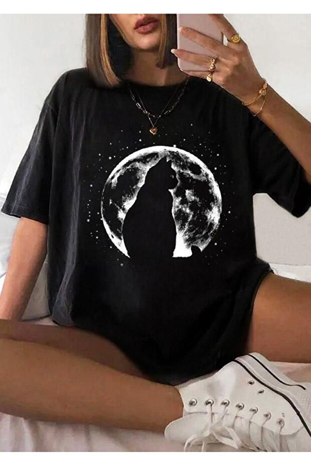 Oversize Minimalist Graphic Printed Short Sleeve T-Shirt