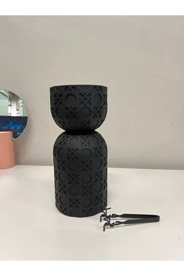 مبخرة سيراميك سوداء منقوشة مع ملقط