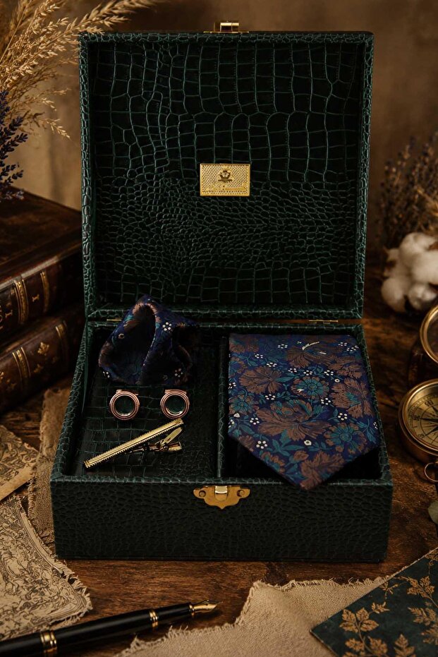 Green Men's Gift Box - Tie with Handkerchief, Cufflinks, Tie Clip Kmk230