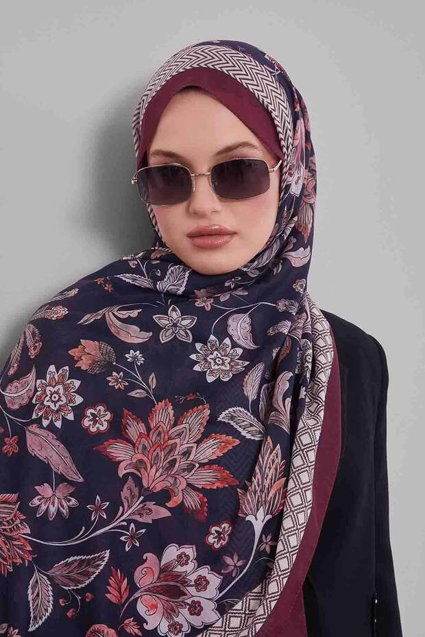 شال رياضي بنمط زهرة التوليب باللون الأسود - بوردو