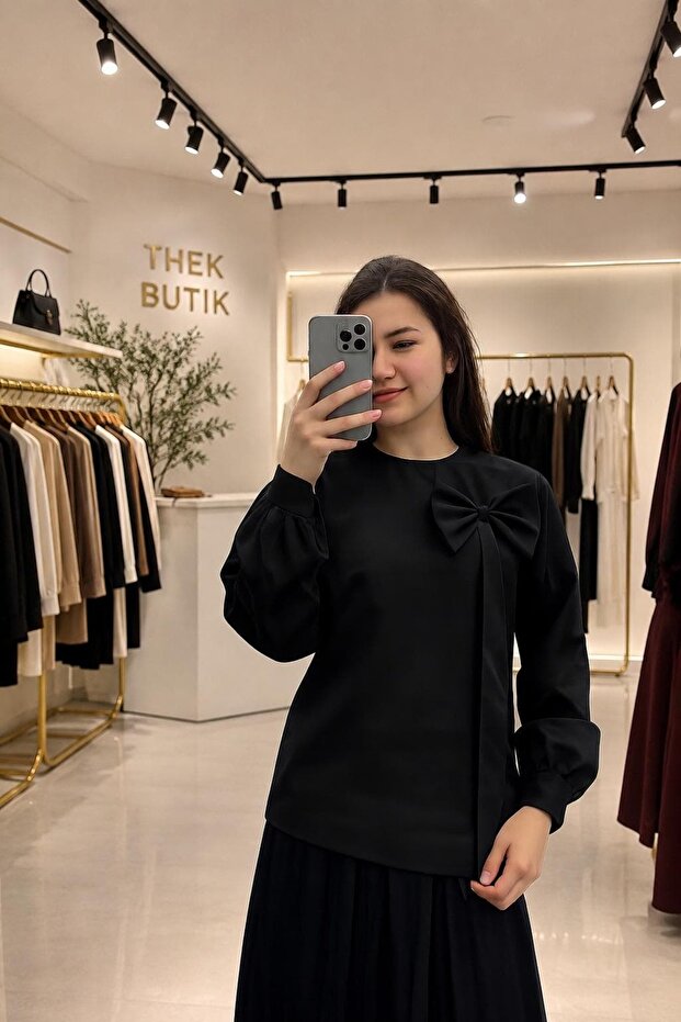 Balloon Sleeve Bluse with Bow Detail