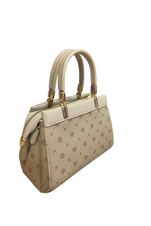 Hand-Gripped and Crossbody-Straped Simple Stylish Accessory Detail Bag with Pattern in Ecru