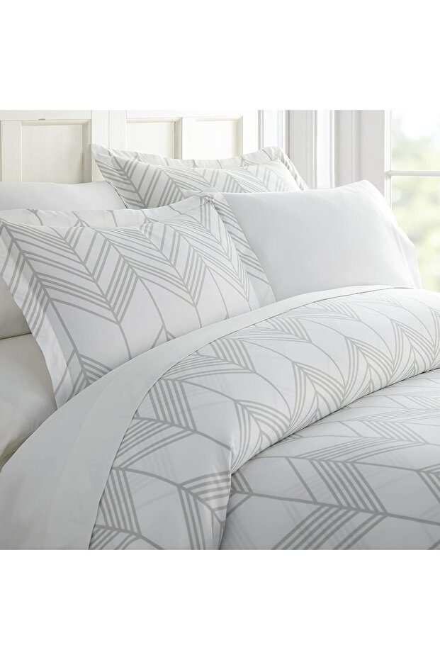 Duvet Cover Queen (Light Gray) - Experience Hotel-Like Comfort with Unparalleled Softness