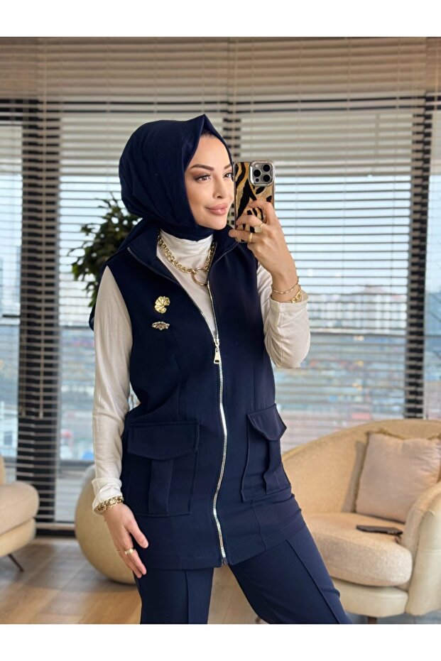 14463 جيب أمامي فيرم. بدلة مع سترة باللون الأزرق الداكن