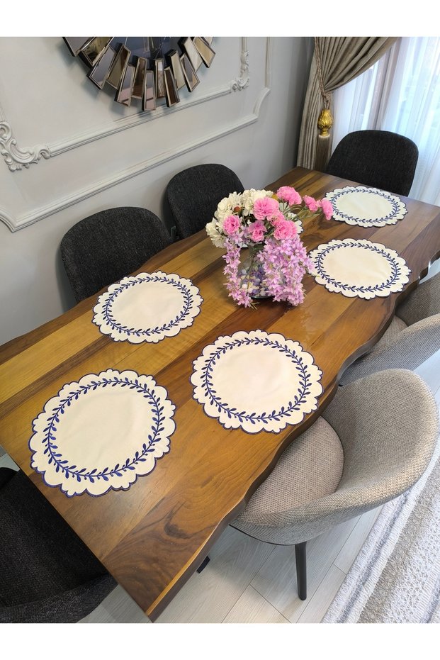 Duck Linen Embroidered Luxury Runner (40X40 cm)