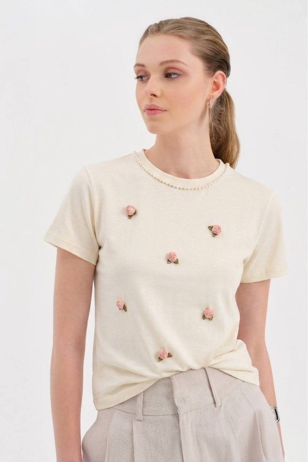 Women's 100% Cotton Short Sleeve Design Tshirt with Floral Brooch Detail on the Front