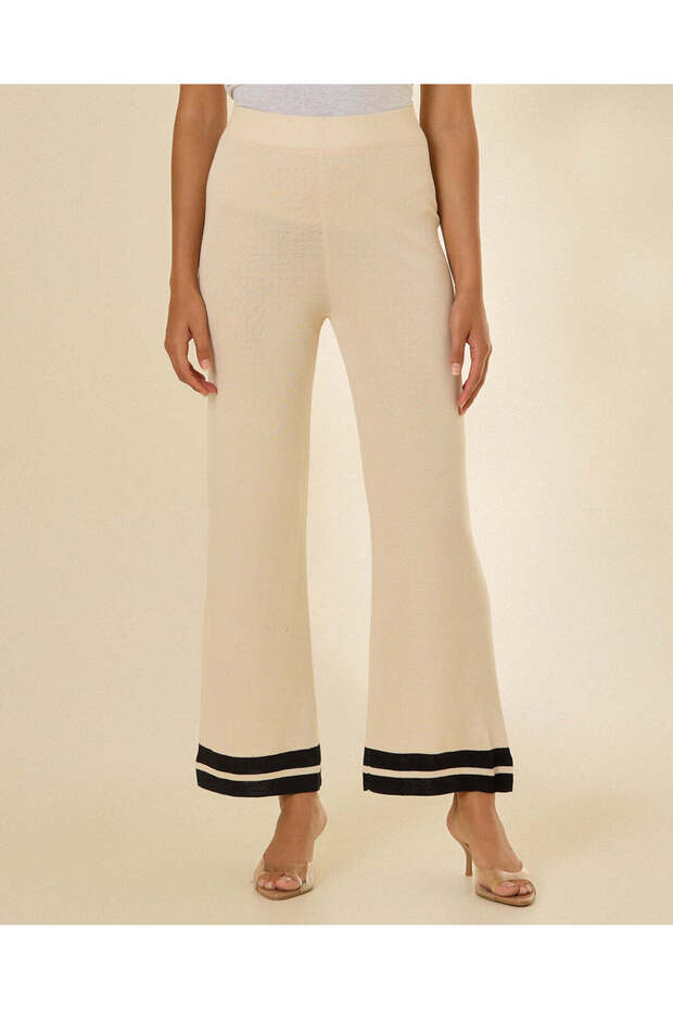 Women Ivory Wide Leg Trousers With Contrast Hem