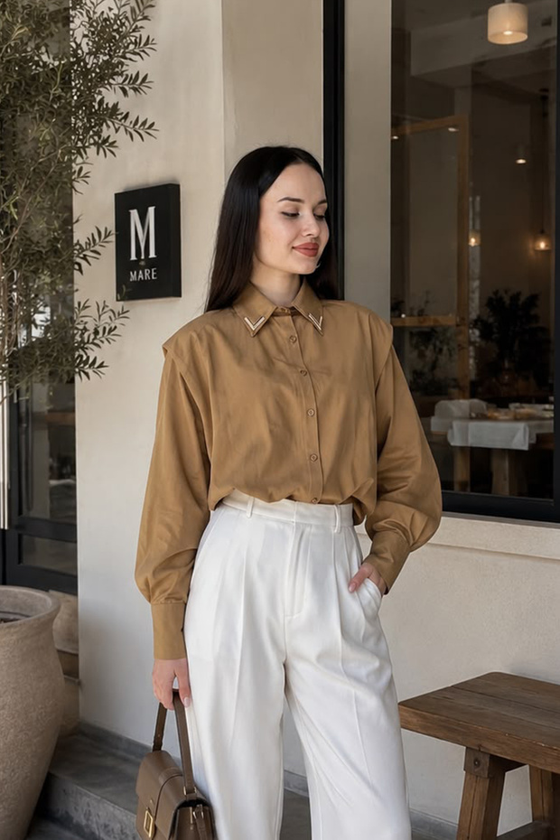 Oversized Shirt with Metal Collar Accessories