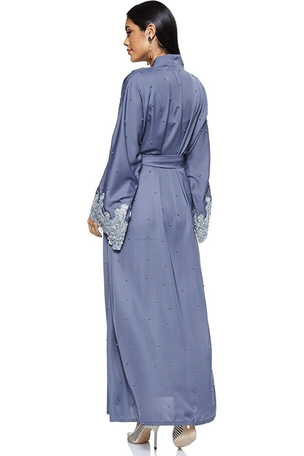 عباءة نسائية