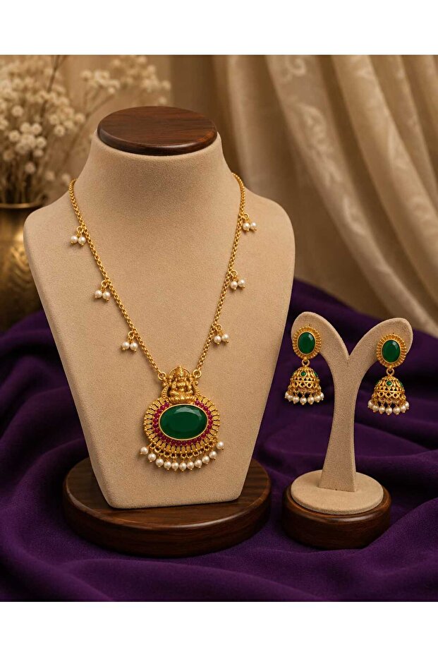 Traditional Temple Pendant Jewellery Set