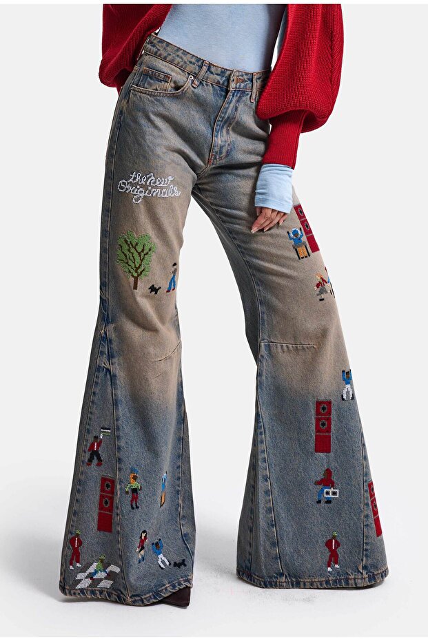Women's Dark Denim 2W6-85 Loose Flare Fit Embroidery Detailed Special Design Denim Jean